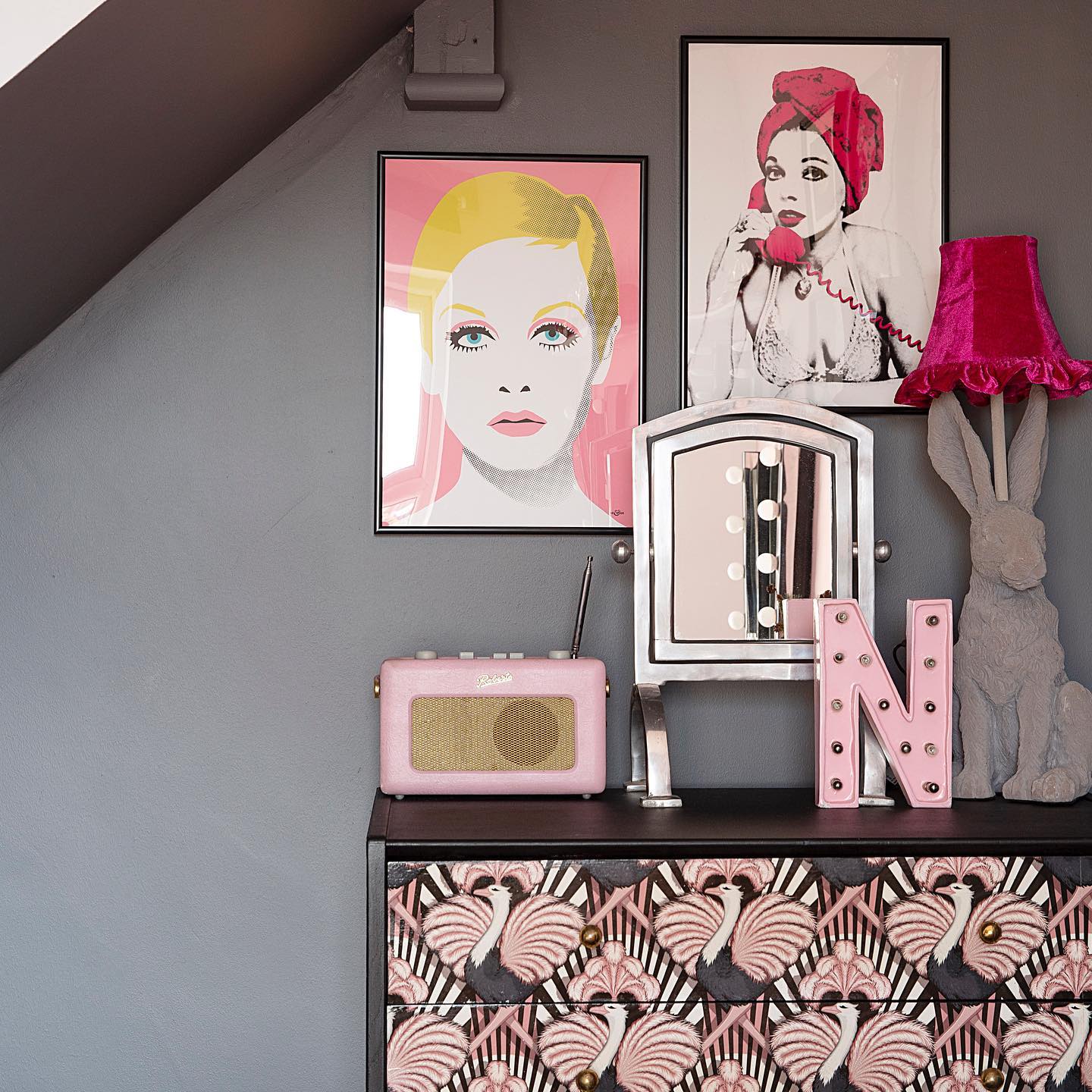 chirpykitsch joan collins and twiggy pop art